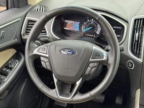 Used 2020 Ford Edge SEL image 17