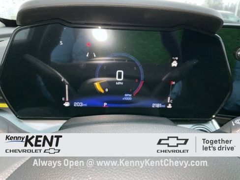 Used 2025 Chevrolet Trax LT image 21