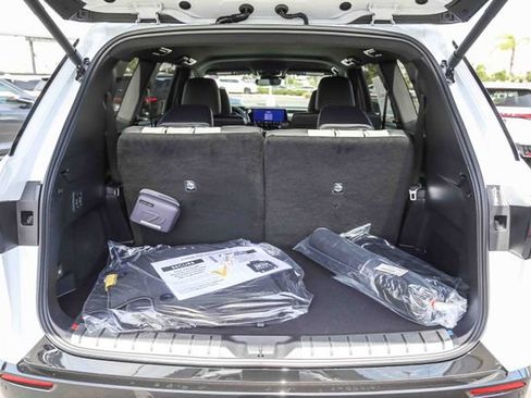 New 2026 Lexus TX 500h AWD image 14