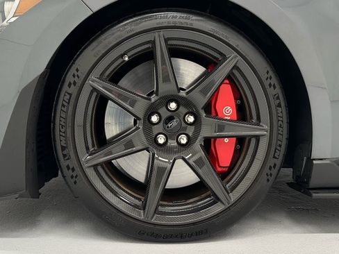 Used 2022 Ford Mustang Shelby GT500 w/ Carbon Fiber Track Pack image 7
