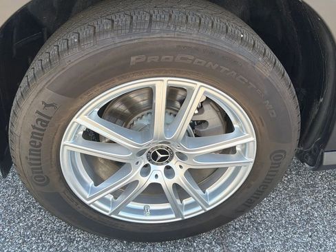 Used 2025 Mercedes-Benz GLC 300 image 30