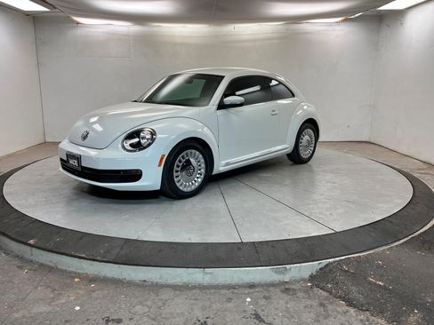 Used 2014 Volkswagen Beetle 1.8T image 1