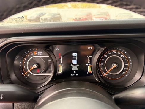 Used 2025 Jeep Gladiator Rubicon AWD/4WD image 29