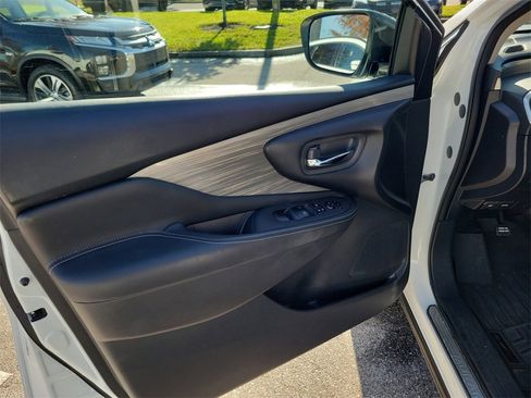 Used 2016 Nissan Murano S image 20