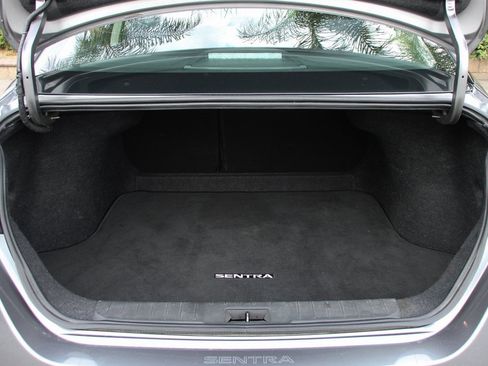 Used 2021 Nissan Sentra SV image 8