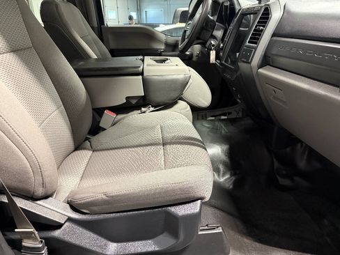 Used 2017 Ford F250 XLT w/ Snow Plow Prep Package AWD/4WD image 17