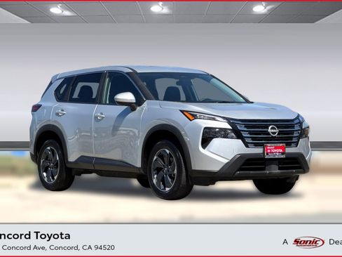 Used 2025 Nissan Rogue SV FWD image 1