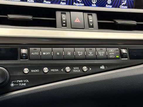 Used 2019 Lexus ES 350 Luxury image 11