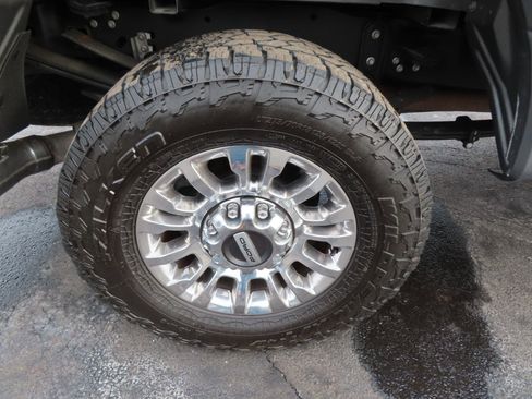 Used 2022 Ford F250 Lariat w/ Chrome Package image 21