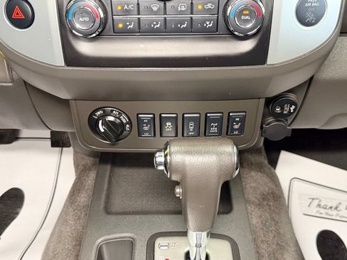 Used 2018 Nissan Frontier PRO-4X AWD/4WD image 12