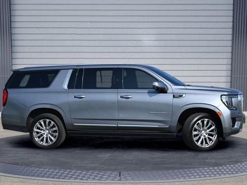 Used 2022 GMC Yukon XL Denali image 3