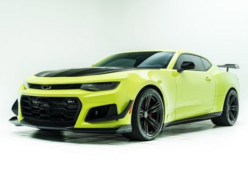 Used 2021 Chevrolet Camaro ZL1 RWD image 8