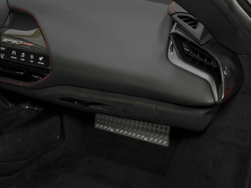 Used 2022 Ferrari SF90 Spider image 34