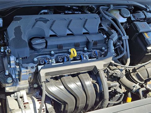 Used 2026 Hyundai Venue SEL FWD image 14