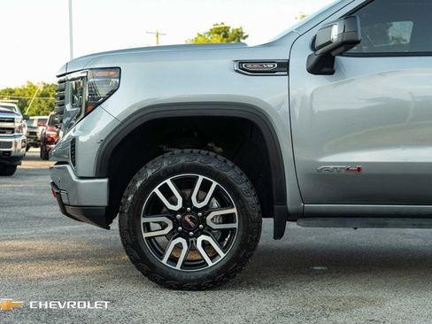 Used 2023 GMC Sierra 1500 AT4 w/ Technology Package image 10