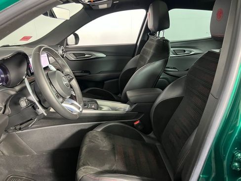 Used 2024 Alfa Romeo Tonale Veloce w/ Active Assist Package image 18