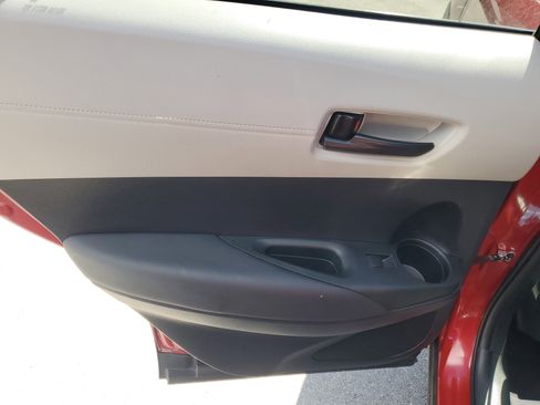 Used 2022 Toyota Corolla Cross LE w/ Moonroof Package image 14