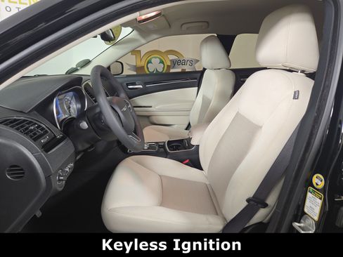Used 2023 Chrysler 300 Touring w/ Sport Appearance Package RWD image 12
