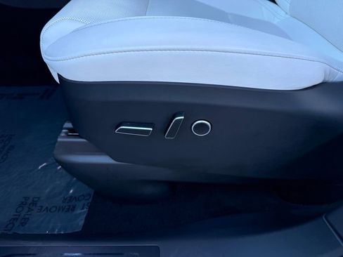 Used 2023 Tesla Model X image 17