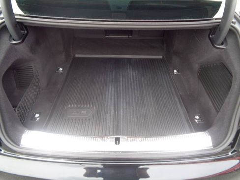 Used 2023 Audi S8 AWD/4WD image 39