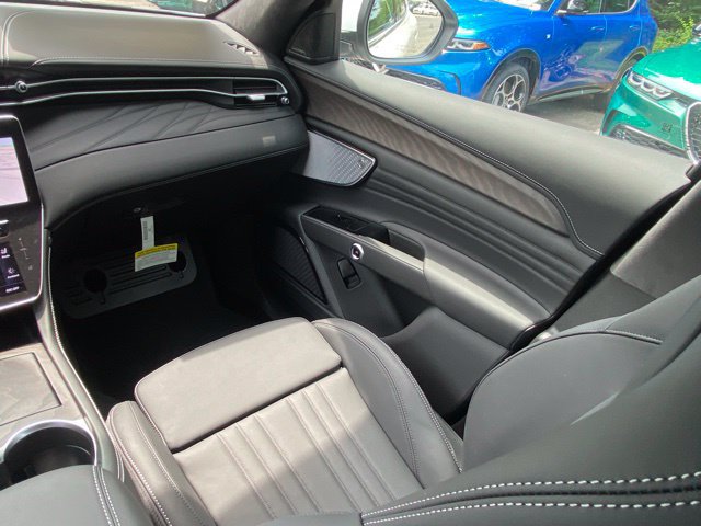 Used 2025 Maserati Grecale GT AWD/4WD image 44