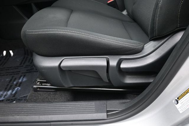 Used 2024 Nissan Rogue S AWD/4WD image 13