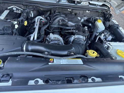 Used 2012 Jeep Wrangler Unlimited Sahara image 47