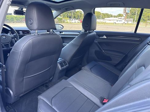 Used 2015 Volkswagen Golf S FWD image 26