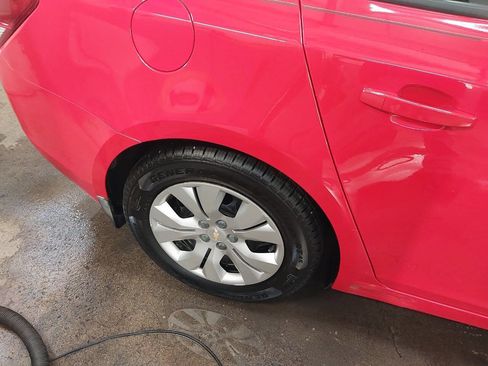 Used 2014 Chevrolet Cruze LS image 12