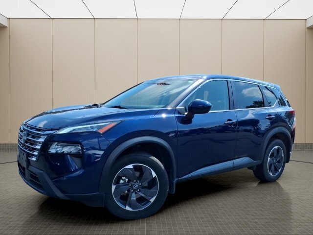 Used 2025 Nissan Rogue SV AWD/4WD image 2