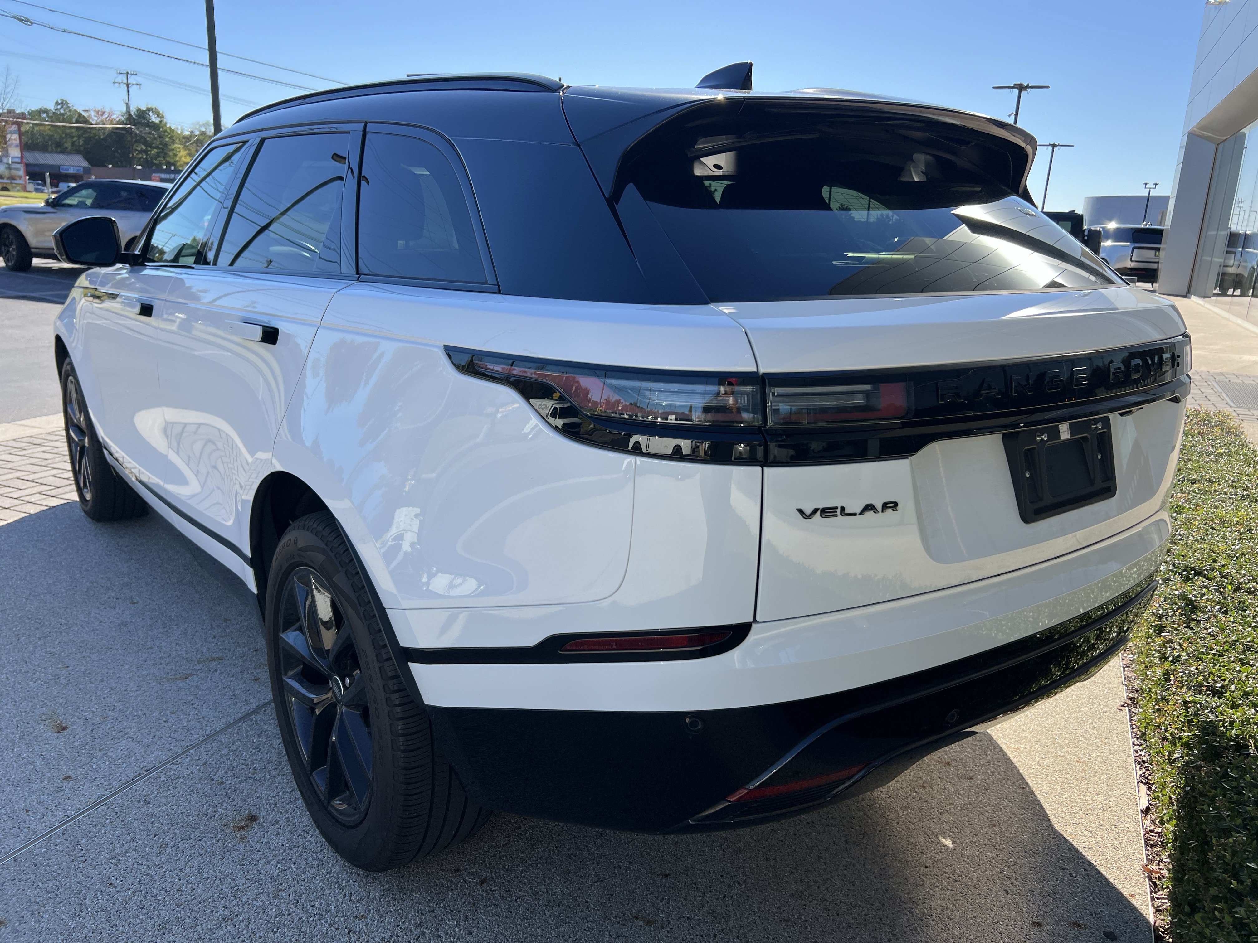 Certified 2024 Land Rover Range Rover Velar Dynamic SE AWD/4WD image 5