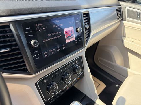 Used 2019 Volkswagen Atlas SE w/ Towing Package image 12