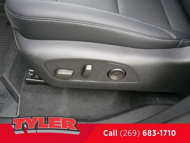 New 2026 Chevrolet Traverse LT w/ Driver Confidence Package AWD/4WD image 23