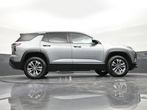 Used 2025 Chevrolet Equinox LT image 22