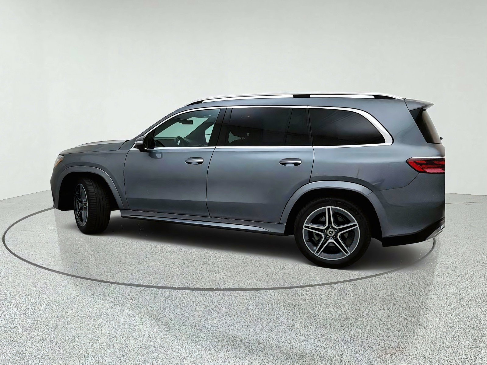 Used 2024 Mercedes-Benz GLS 450 4MATIC image 13