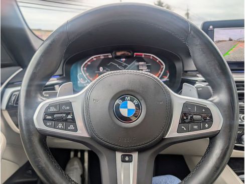 Used 2022 BMW 530i xDrive w/ M Sport Package image 20