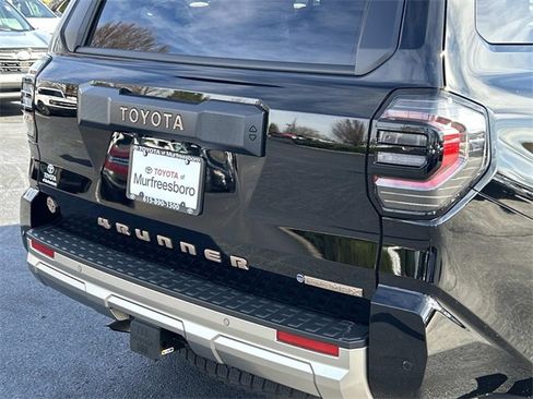 Used 2025 Toyota 4Runner Trailhunter image 12