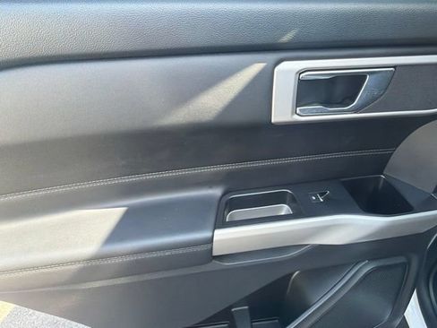 Certified 2022 Ford Explorer XLT w/ Equipment Group 202A AWD/4WD image 14
