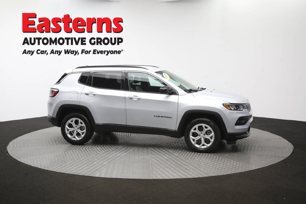 Used 2024 Jeep Compass Latitude AWD/4WD image 47