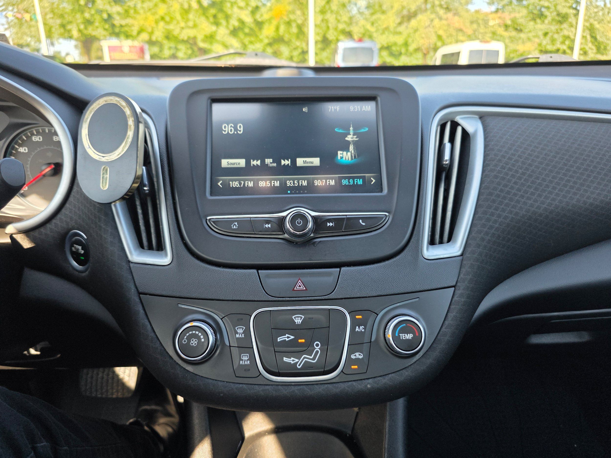 Used 2018 Chevrolet Malibu LS FWD image 11