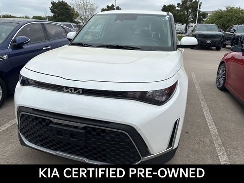 Certified 2025 Kia Soul LX image 2
