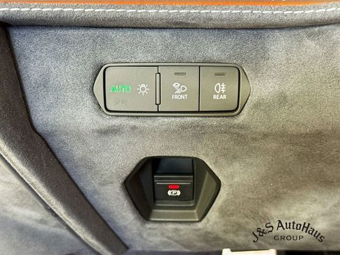 Used 2025 Lamborghini Revuelto AWD/4WD image 10