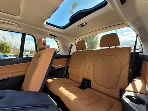 Used 2024 BMW X7 xDrive40i w/ Premium Package image 36