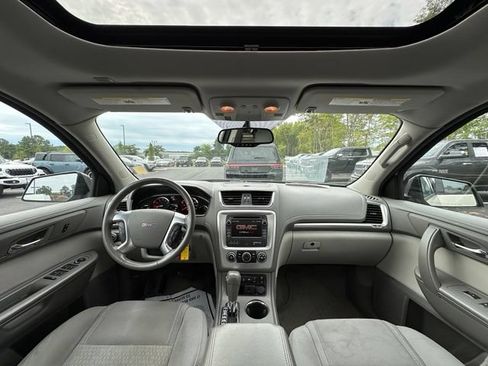 Used 2016 GMC Acadia SLE FWD image 2