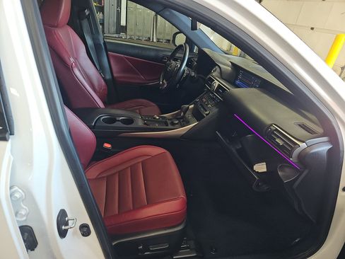 Used 2019 Lexus IS 300 F Sport w/ F Sport Package AWD/4WD image 8