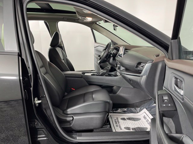Used 2023 Nissan Rogue SV w/ SV Premium B Package FWD image 41