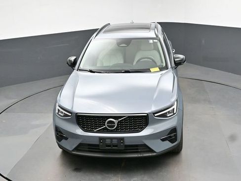 Used 2023 Volvo XC40 B5 Plus w/ Protection Package Premier AWD/4WD image 19