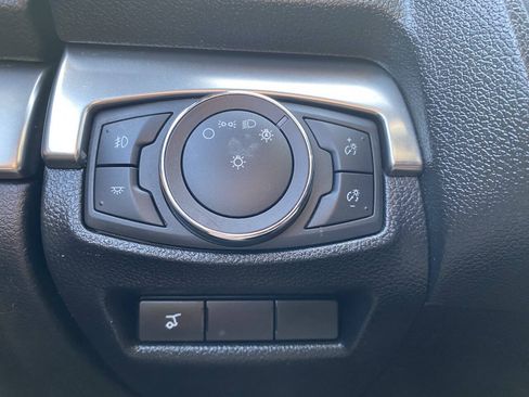 Used 2018 Ford Explorer XLT w/ Equipment Group 201A AWD/4WD image 34