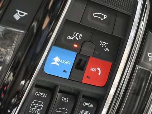 Used 2024 Jeep Grand Wagoneer Series III w/ Quick Order Packagew 28T image 25