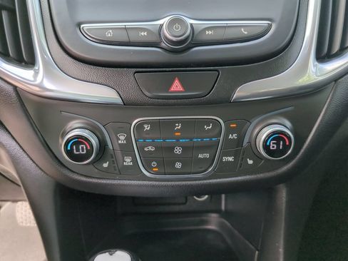 Used 2019 Chevrolet Equinox LT FWD image 28